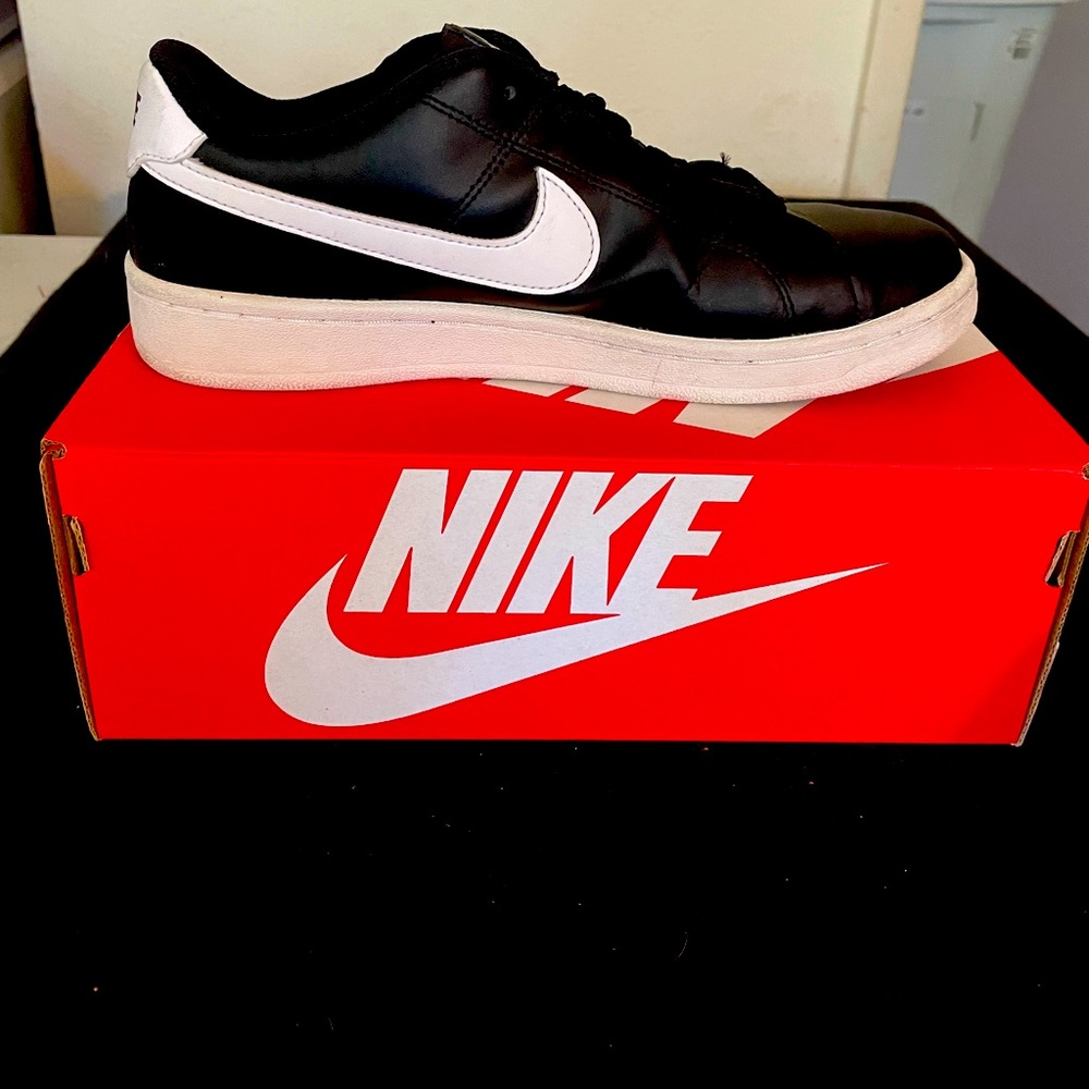 Nike Women’s Court Royale 2 Black and White sneakers
